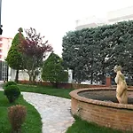 Onufri Otel Golem (Tirana)